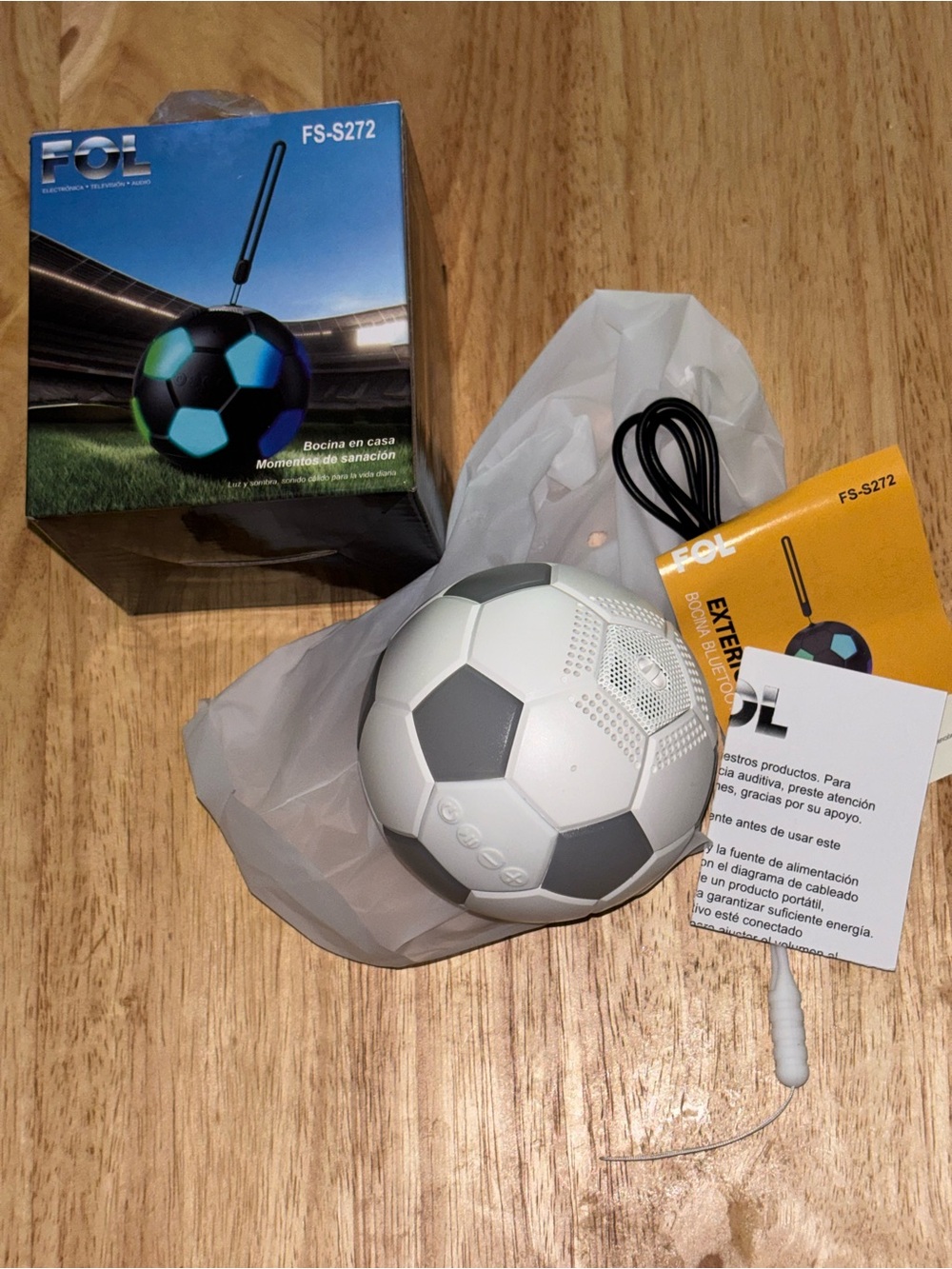 FOL FS-S272 Soccer Ball Bluetooth Speaker - White & Gray